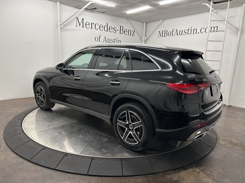 2026 Mercedes-Benz GLC - Image 2