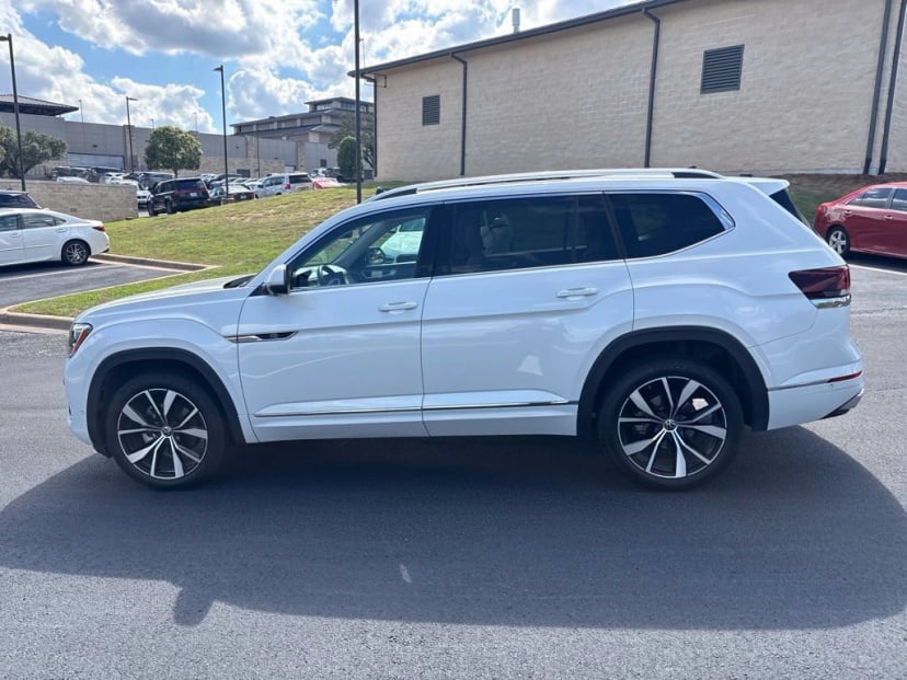 2025 Volkswagen Atlas - Image 1