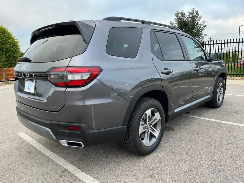 2026 Honda Pilot - Image 2