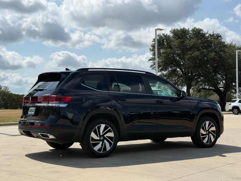 2025 Volkswagen Atlas - Image 3
