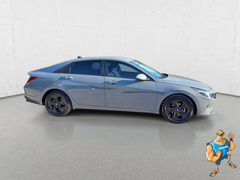 2022 Hyundai Elantra - Image 2