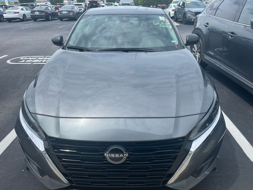 2024 Nissan Altima 2.5 SV 4D Sedan Gun Metallic - Image 3