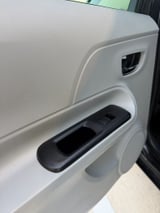2013 Toyota Prius C - Preview 11