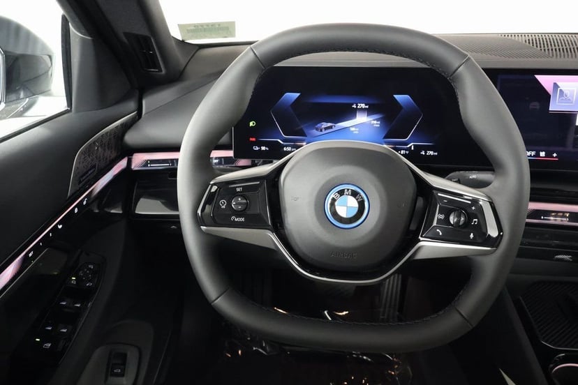 2027 BMW i5 - Image 2