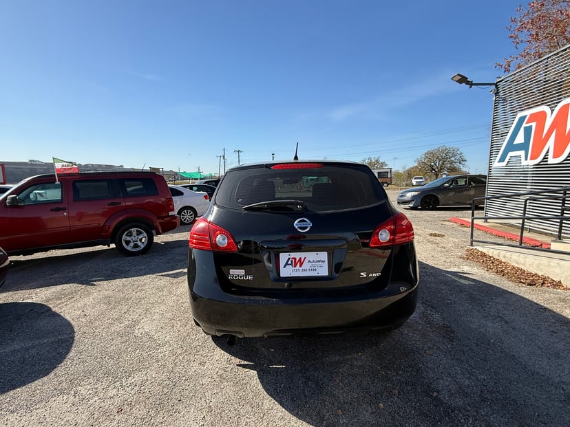 2009 Nissan Rogue - Image 1