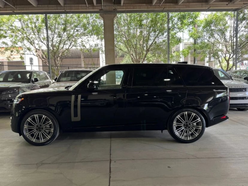 2026 Land Rover Range Rover - Image 2