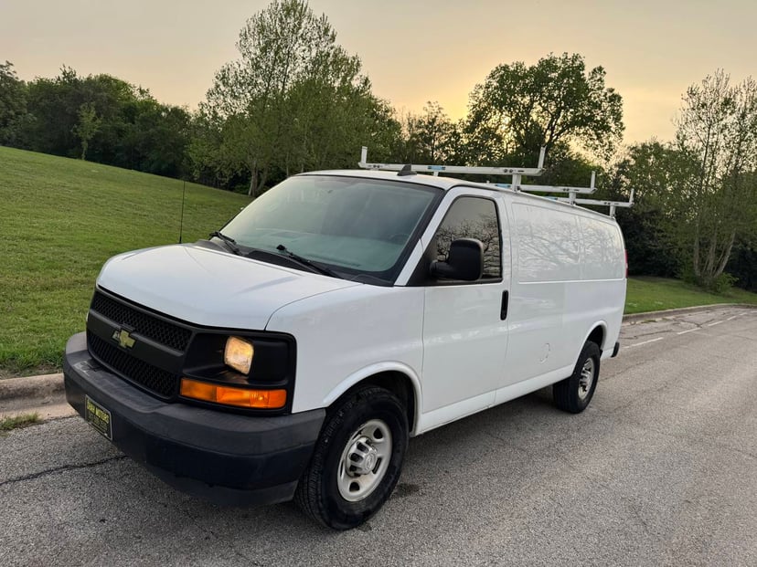 2017 Chevrolet Express - Image 1