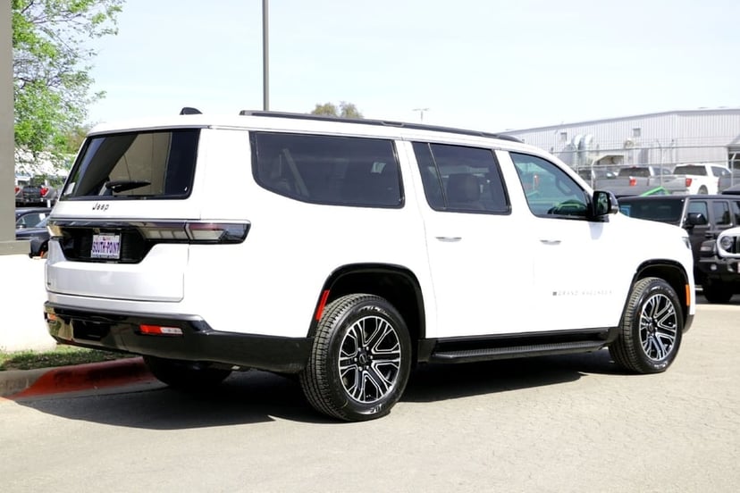 2026 Jeep Grand Wagoneer L - Image 2