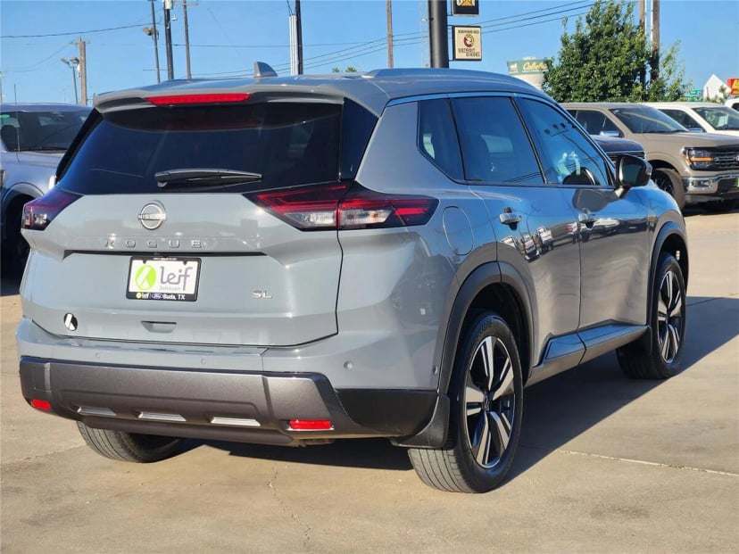 2024 Nissan Rogue - Image 2