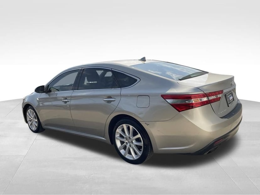 2013 Toyota Avalon - Image 3
