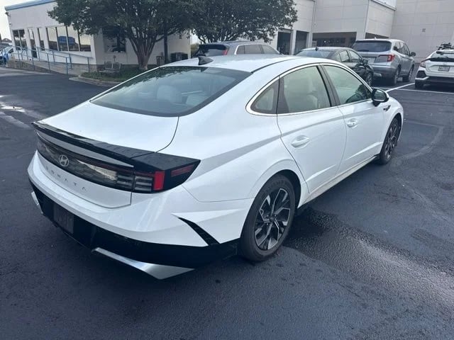 2024 Hyundai Sonata - Image 3