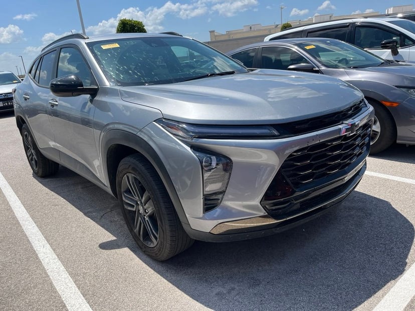 2025 Chevrolet Trax - Image 1