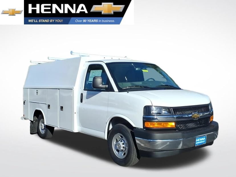 2026 Chevrolet Express Cutaway - Image 1