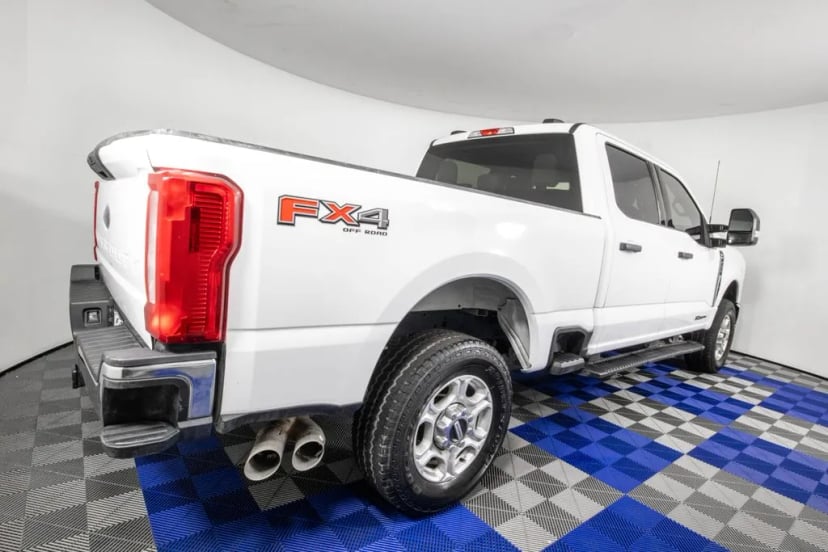 2025 Ford F-250 - Image 2