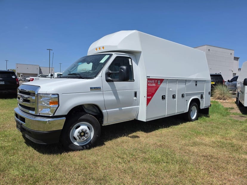 2027 Ford E-Series - Image 2