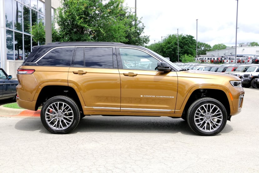 2026 Jeep Grand Cherokee - Image 1