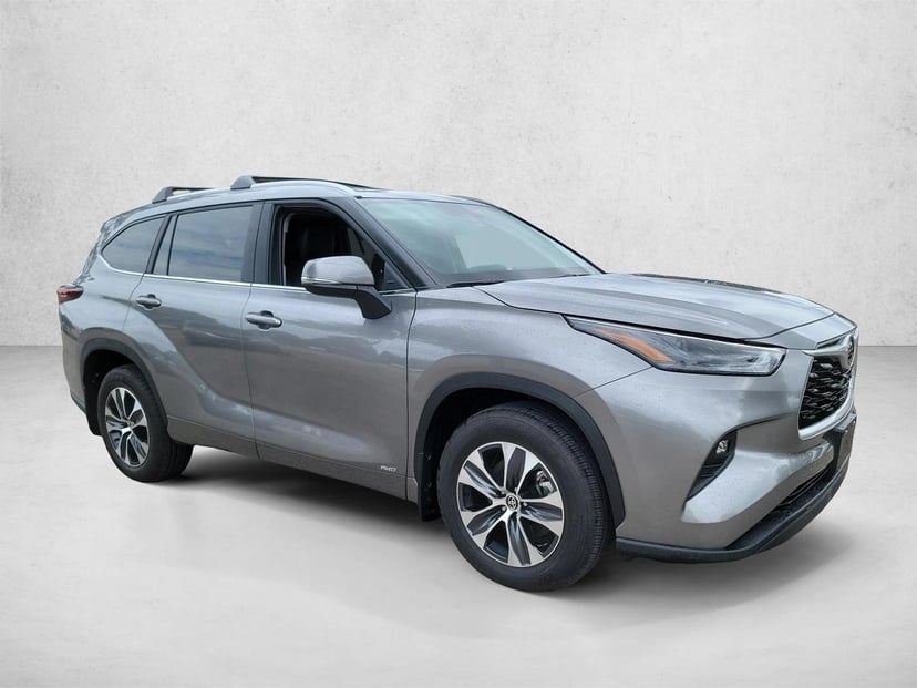 2026 Toyota Highlander - Image 1