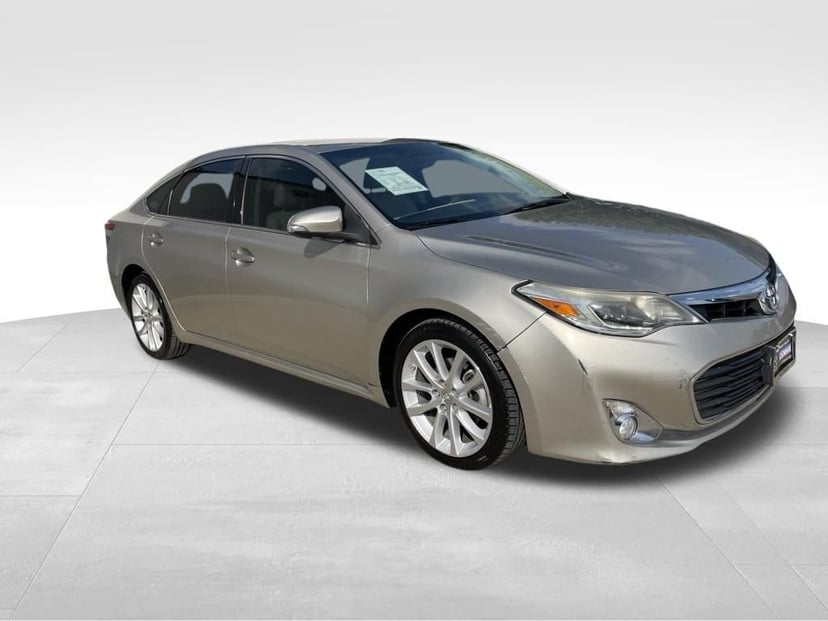 2013 Toyota Avalon - Image 1