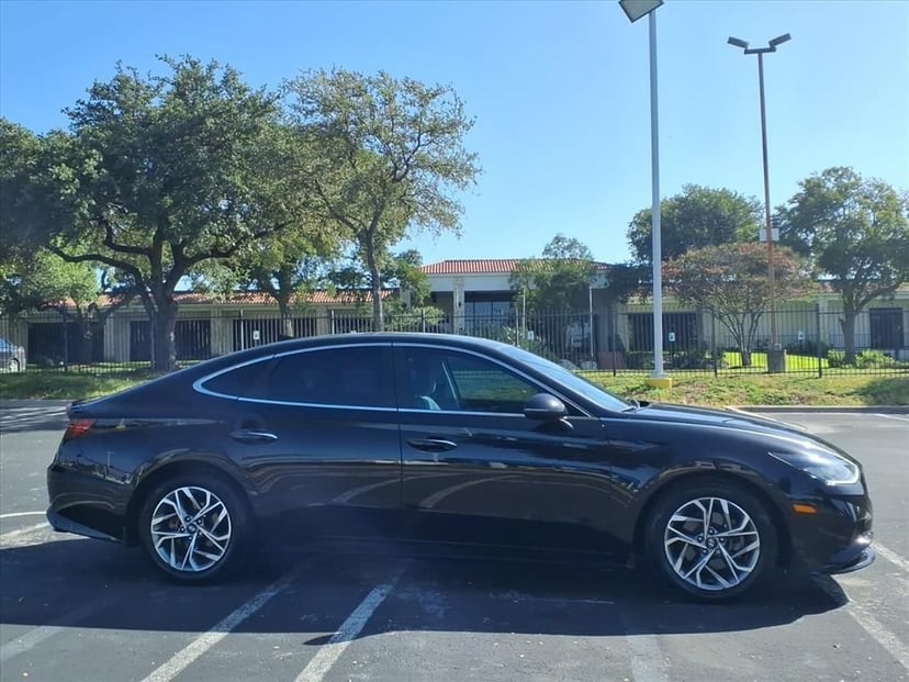 2021 Hyundai Sonata - Image 2