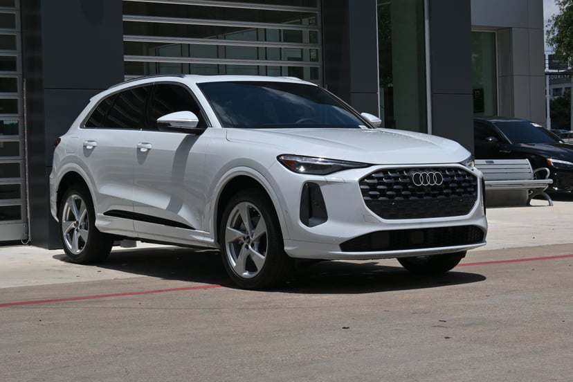 2025 Audi Q5 - Image 1