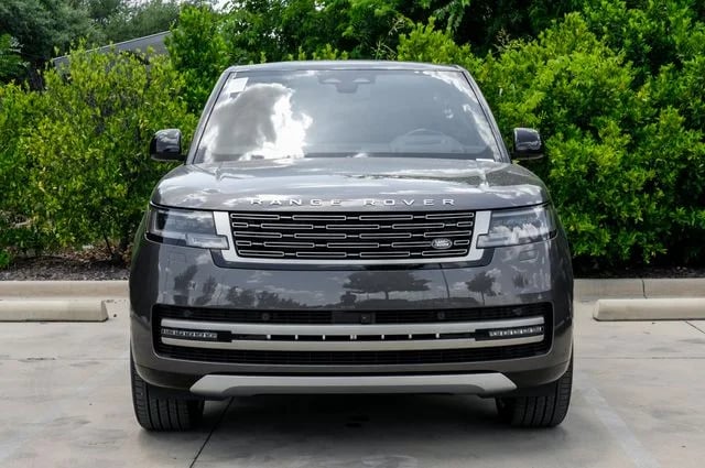2026 Land Rover Range Rover - Image 2