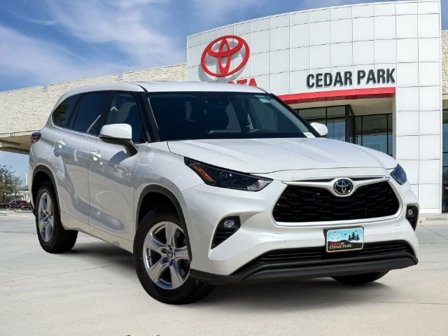 2024 Toyota Highlander - Image 1