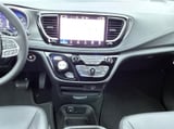 2027 Chrysler Pacifica - Preview 3