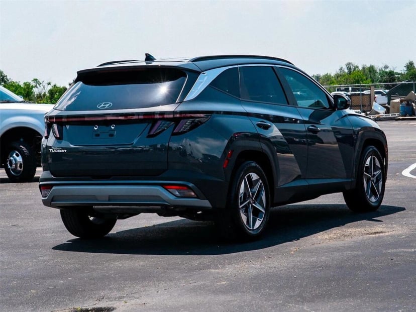 2025 Hyundai Tucson - Image 2