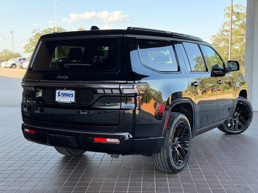 2026 Jeep Grand Wagoneer - Image 2