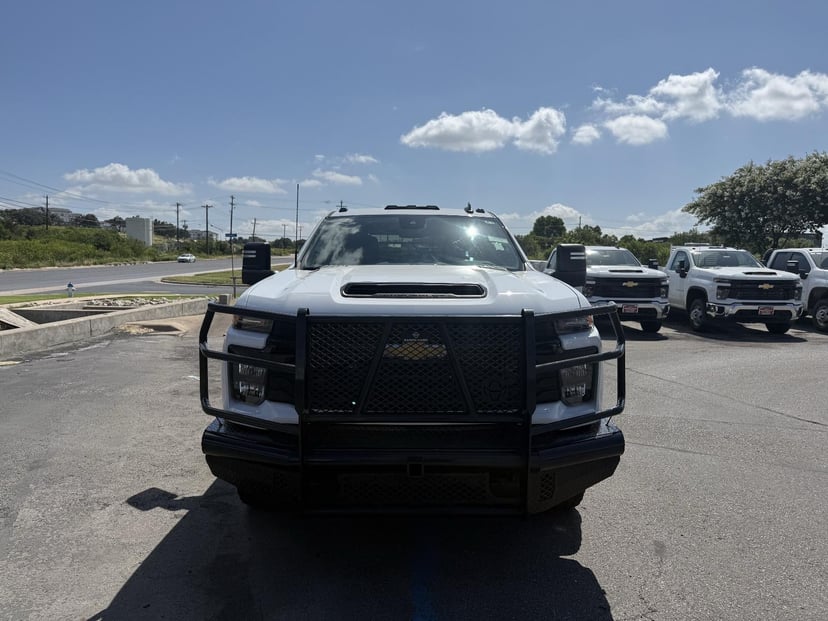 2025 Chevrolet Silverado 3500 HD - Image 3