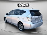 2013 Toyota prius-v - Preview 10