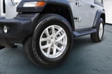 2023 Jeep Wrangler - Preview 3
