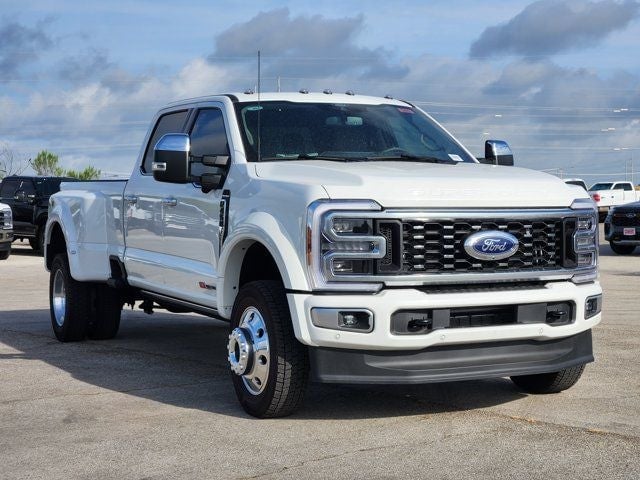 2026 Ford F-450 - Image 2