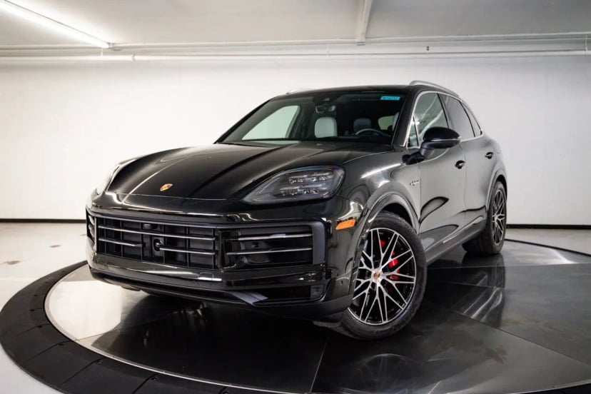 2026 Porsche Cayenne - Image 1