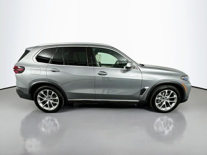 2024 BMW X5 - Image 2