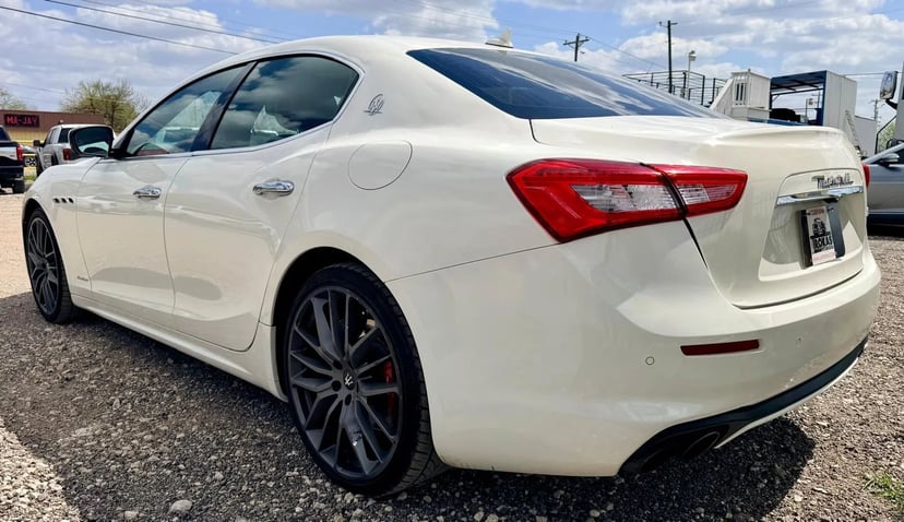 2019 Maserati Ghibli - Image 2