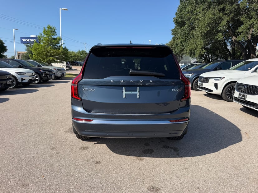 2026 Volvo XC90 - Image 3