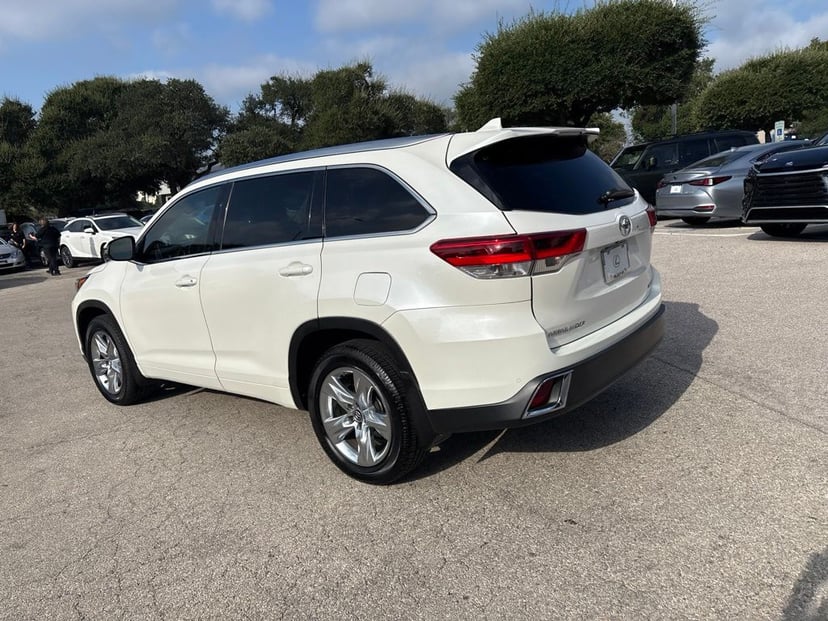 2018 Toyota Highlander - Image 3