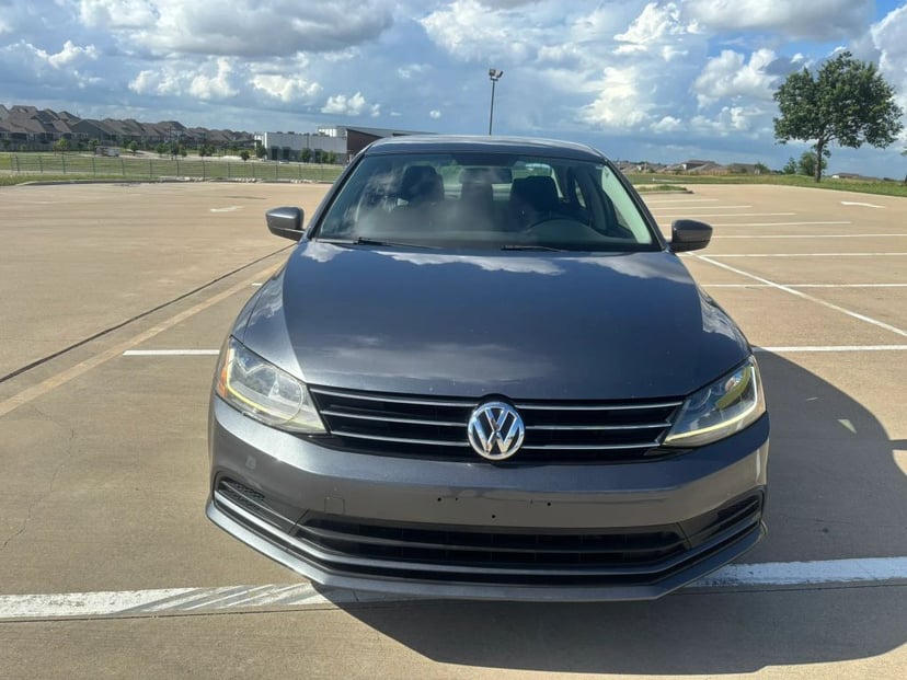 2017 Volkswagen Jetta - Image 2