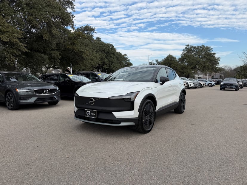 2026 Volvo EX30 - Image 3