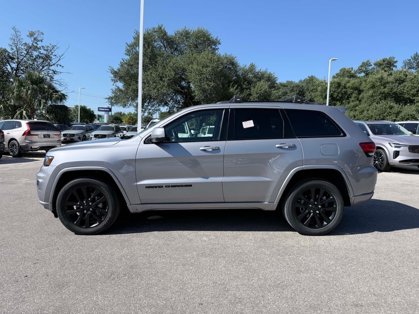 2019 Jeep Grand Cherokee - Image 2