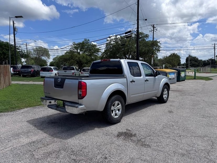 2011 Nissan Frontier - Image 2