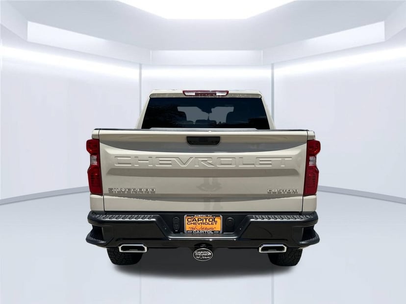 2026 Chevrolet Silverado 1500 - Image 2
