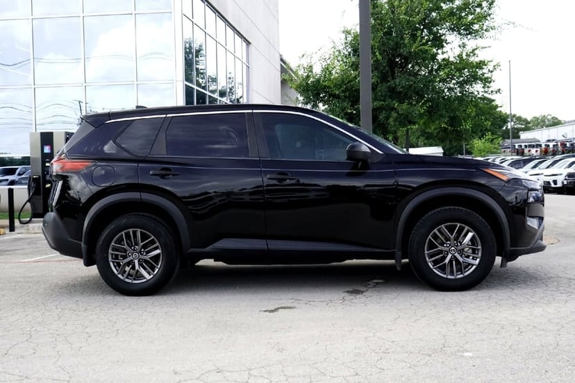2021 Nissan Rogue - Image 2