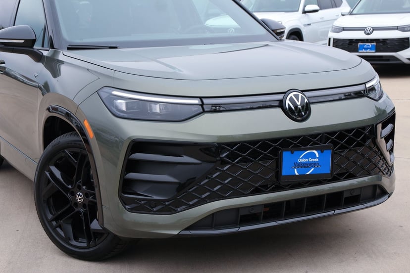 2026 Volkswagen Tiguan - Image 2