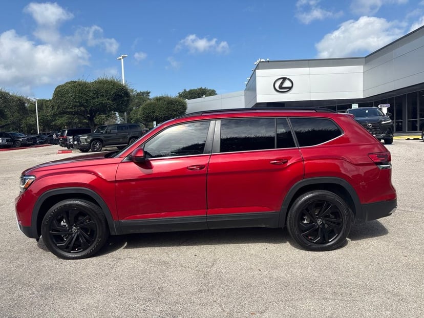 2023 Volkswagen Atlas - Image 2