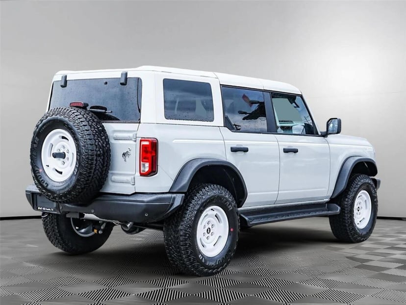 2026 Ford Bronco - Image 3