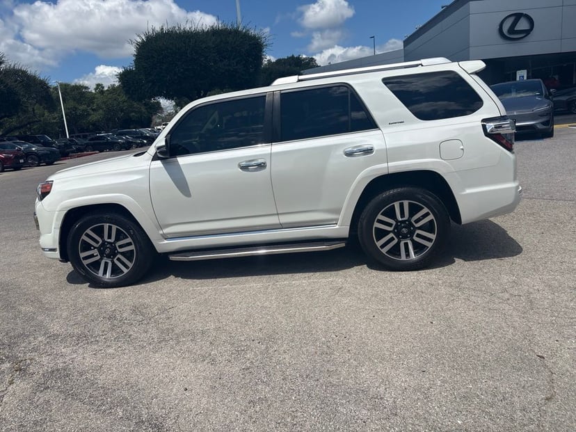 2017 Toyota 4runner - Image 2