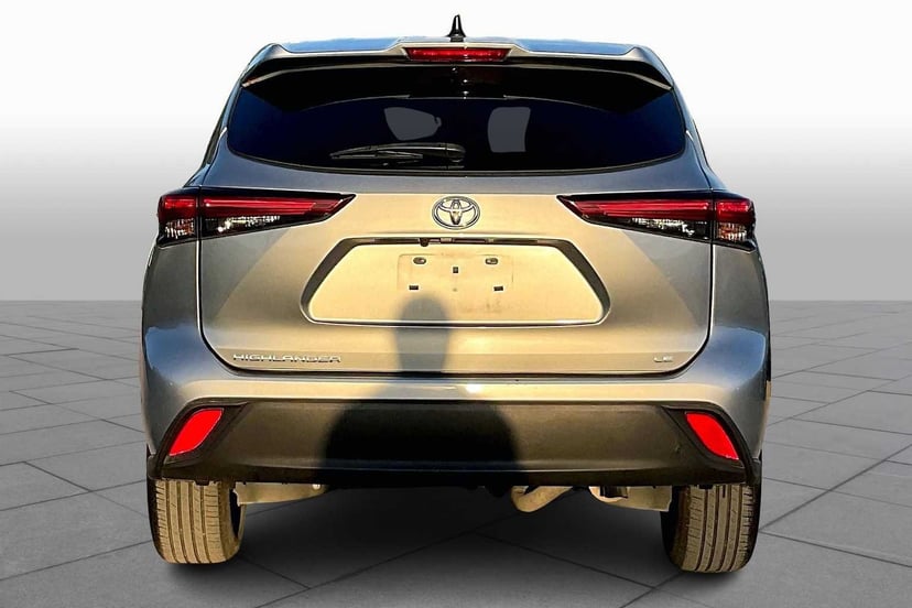 2022 Toyota Highlander - Image 1