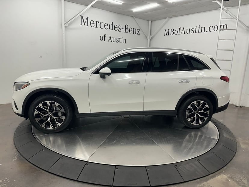 2025 Mercedes-Benz GLC - Image 2